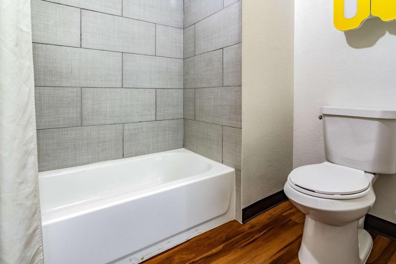 6 Pensacola, Fl Hotel 2*