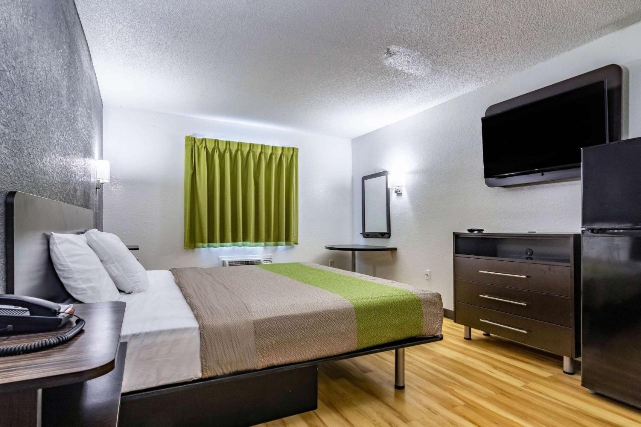 Hotel 6 Pensacola, Fl Pensacola