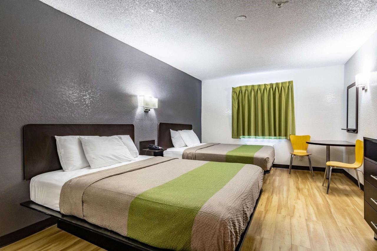 Hotel 6 Pensacola, Fl Pensacola
