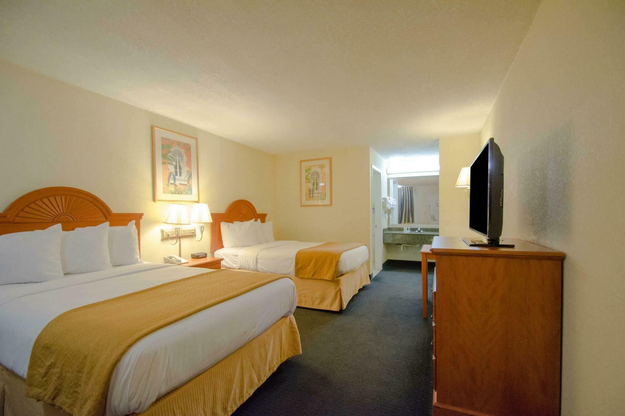 Quality North Near Lido Key Inn 2*