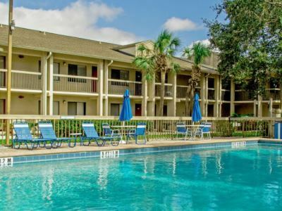 Club Aparthotel 3*