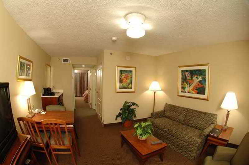 Embassy By Hilton Airport Hotel 3*