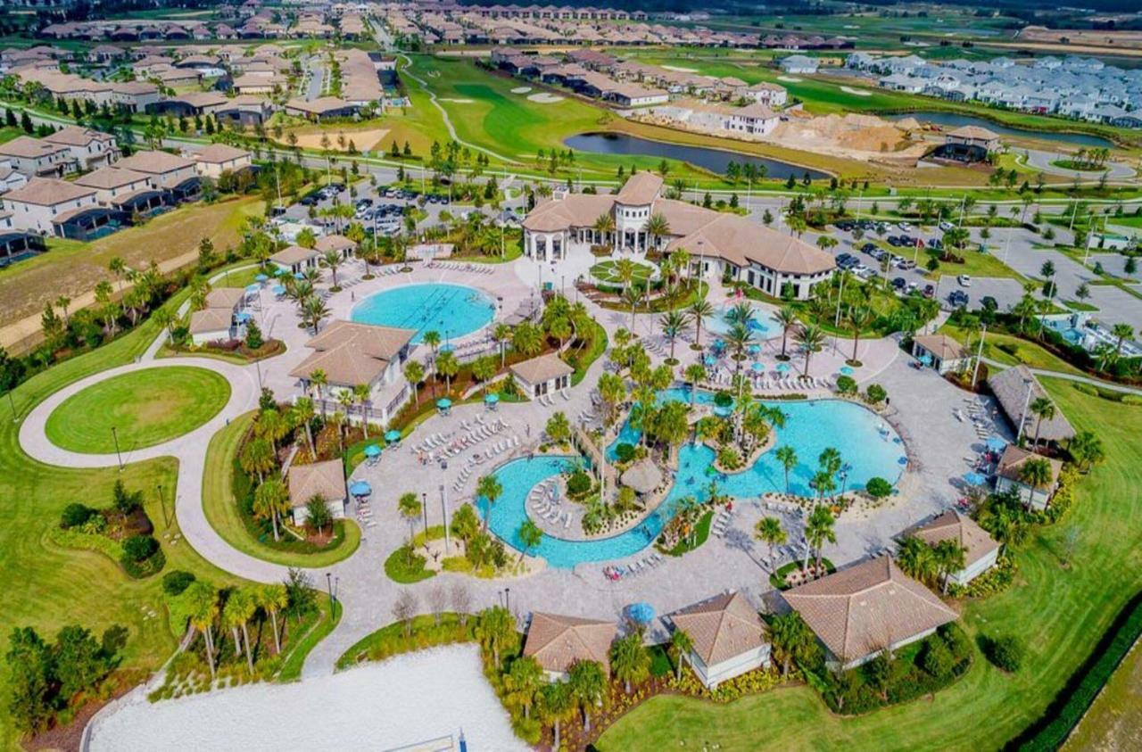 Holiday home Elegant Little Lyon W Free Water Park Sleep 19 Next Davenport