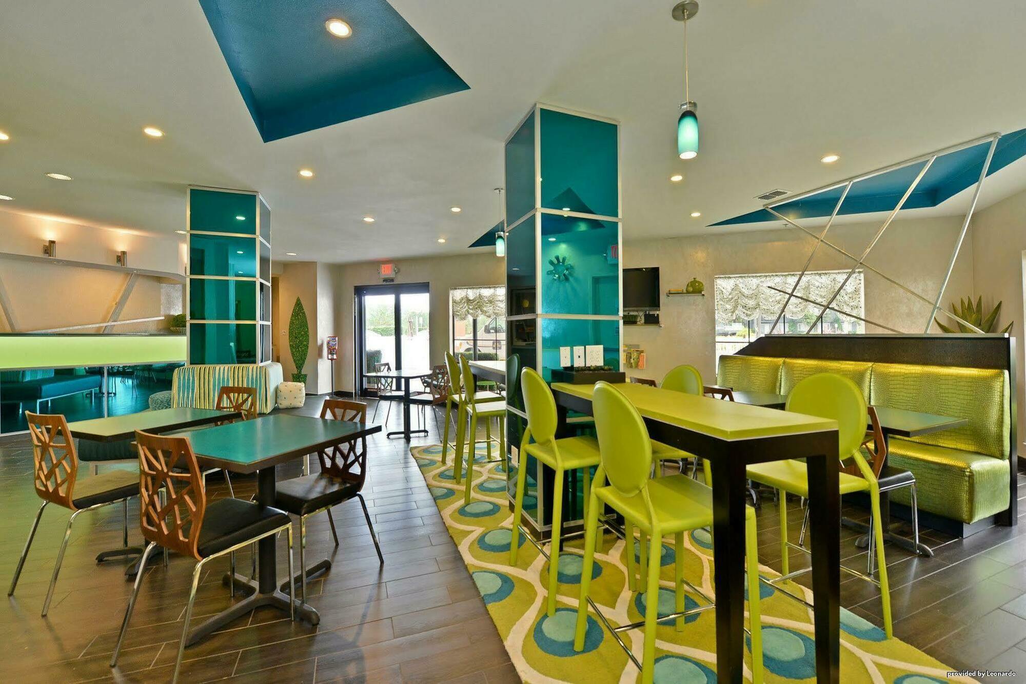 Western Airport/lake Mary Hotel 3*