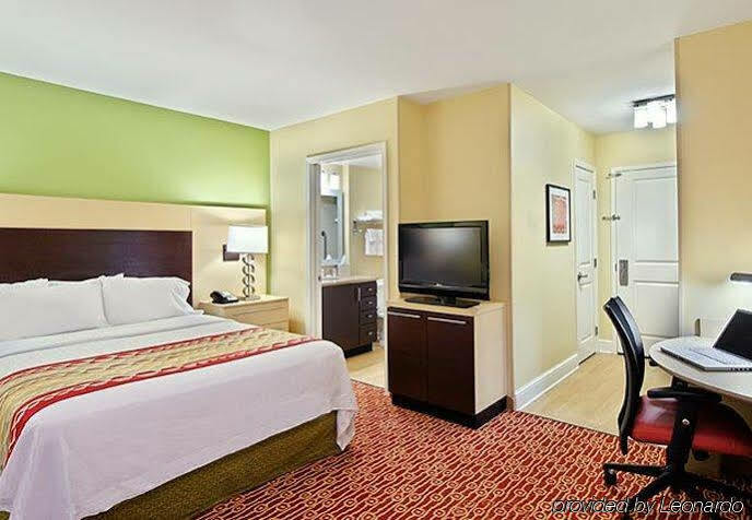 Towneplace Westshore/airport Hotel