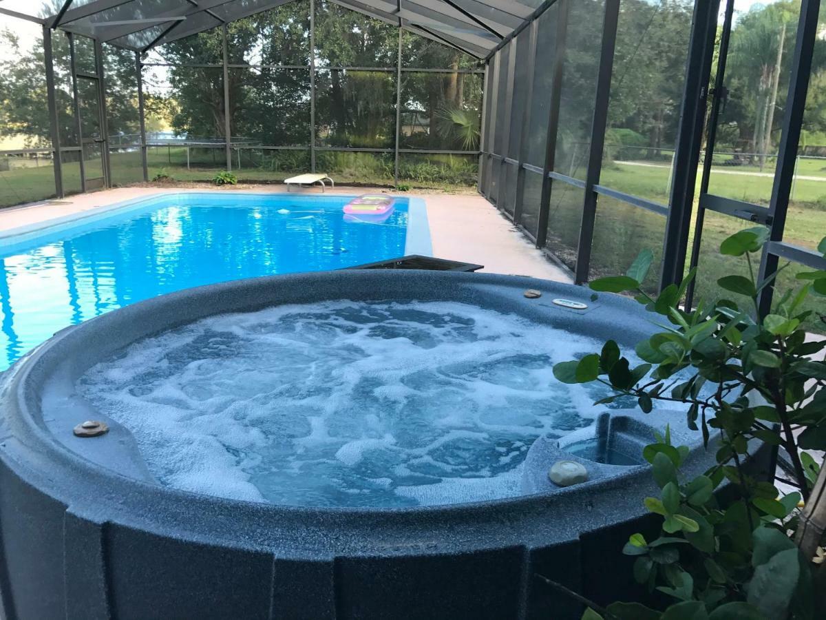 Holiday home Lakefront 7 Bedroom Duplex, Pool, Boat, And Hottub