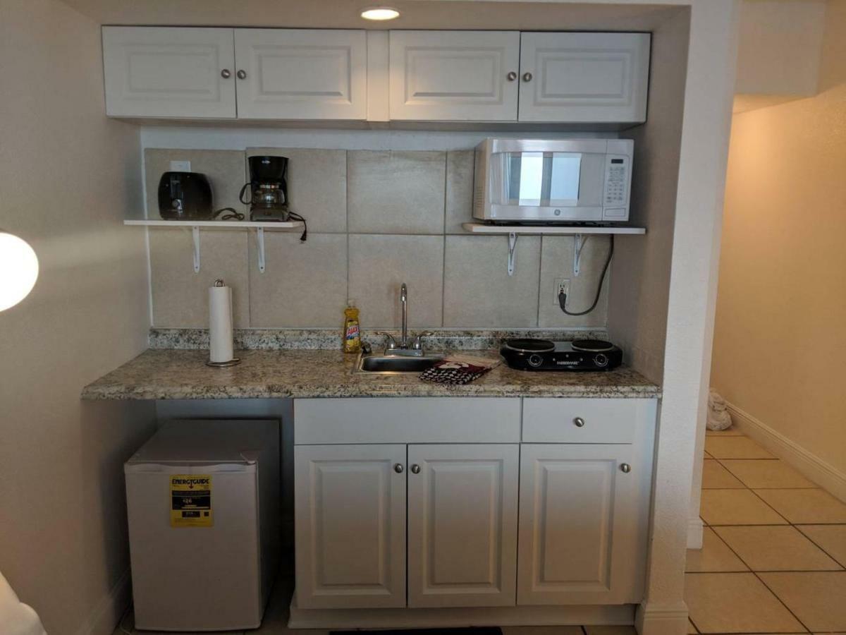 Pirates Cove Unit G22 3* Daytona Beach