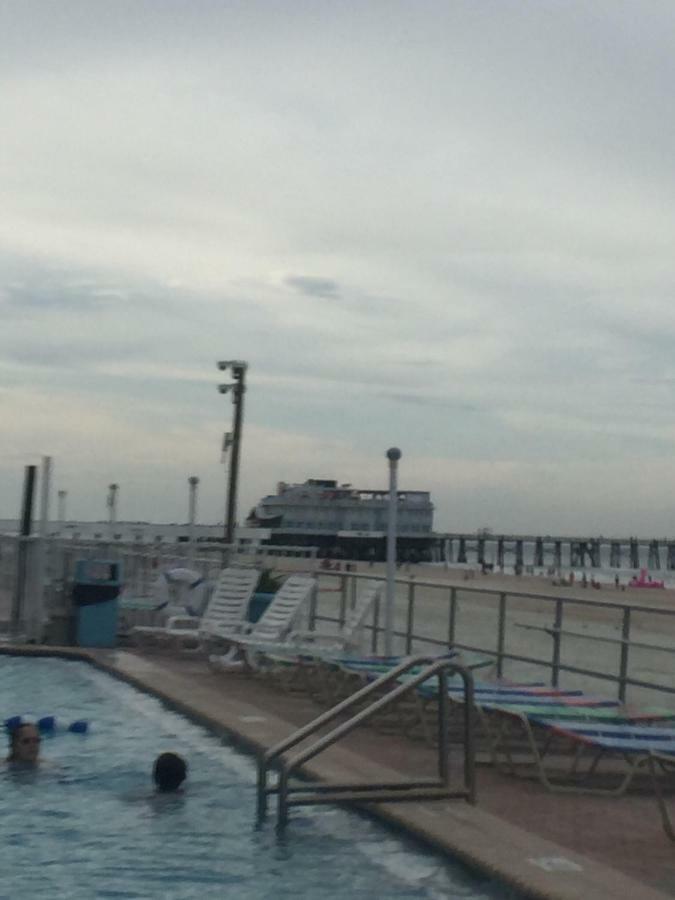 Ocean View - Direct Ocean Front-Pool Is Open Apartment