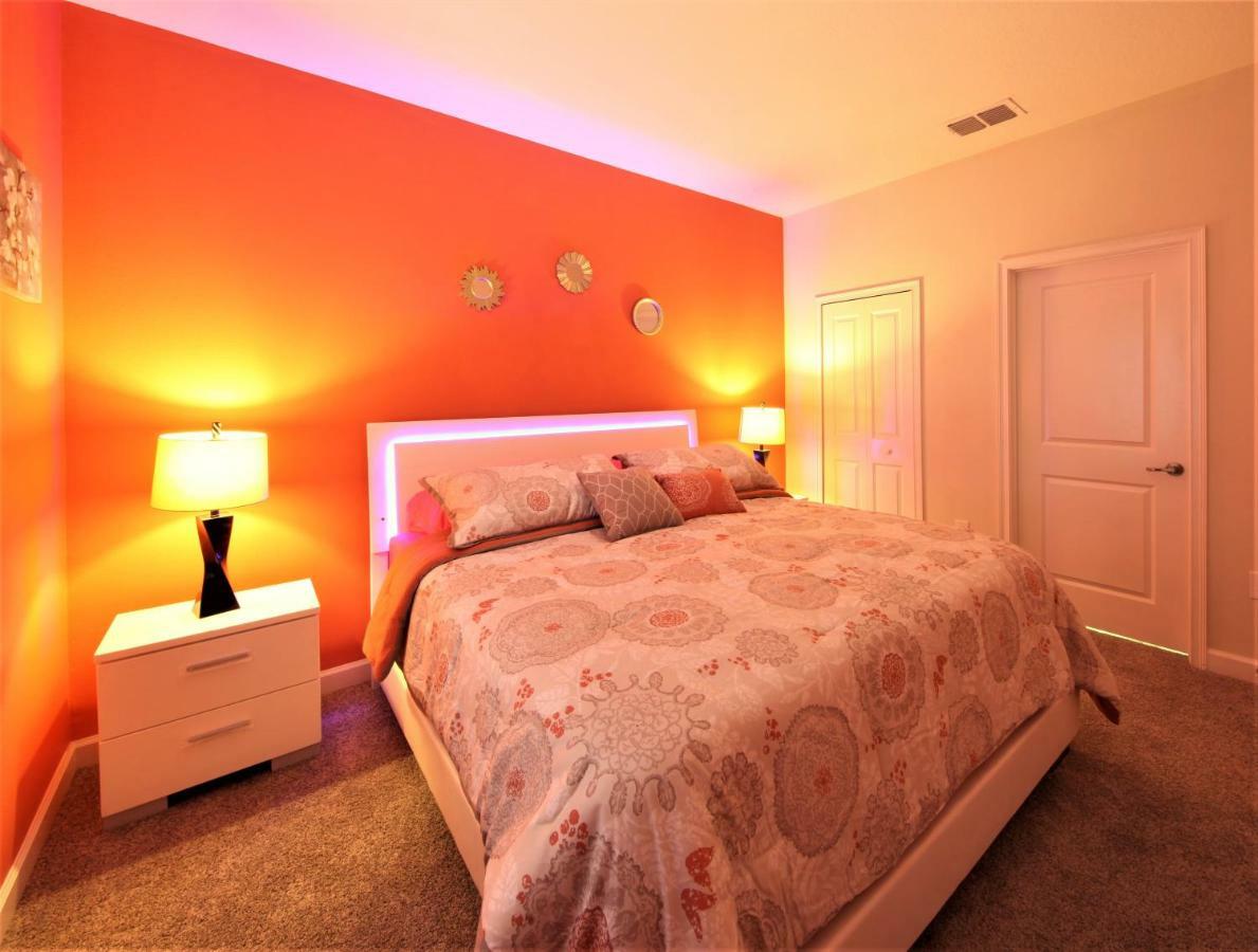 Villa Orlando 9024 Davenport