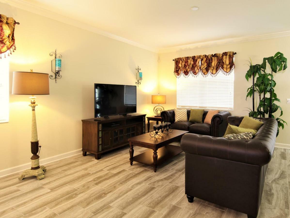 Villa Orlando 9024 Davenport