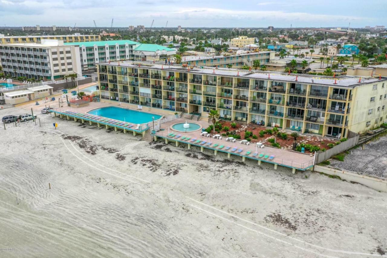 Ocean Breeze - Direct Ocean Front-Pool Is Open Apartment Daytona Beach