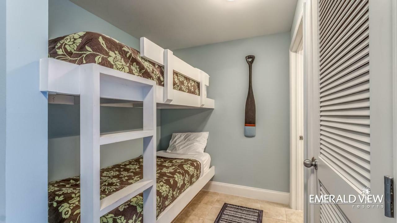 Laketown Wharf Apartment