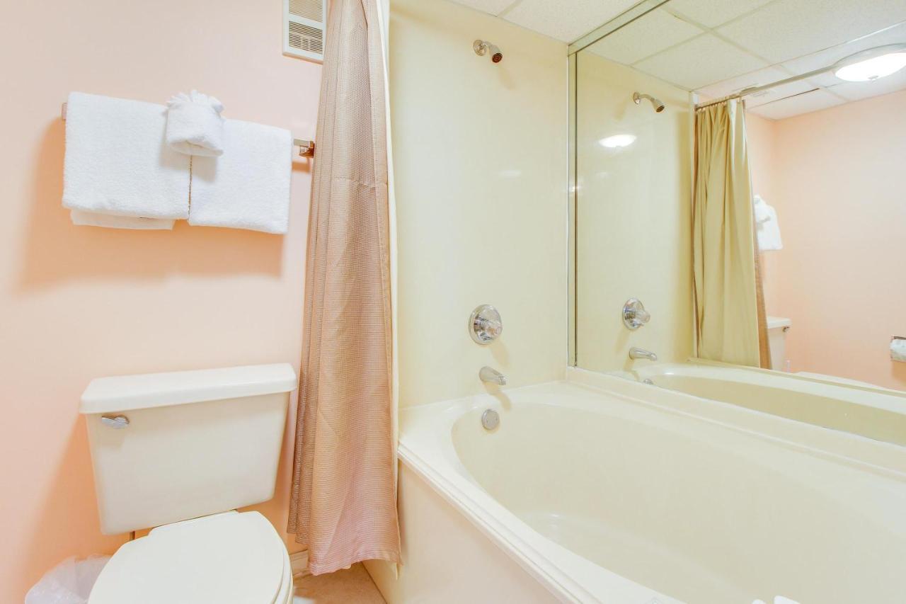 1105 Edgewater Tower 3
