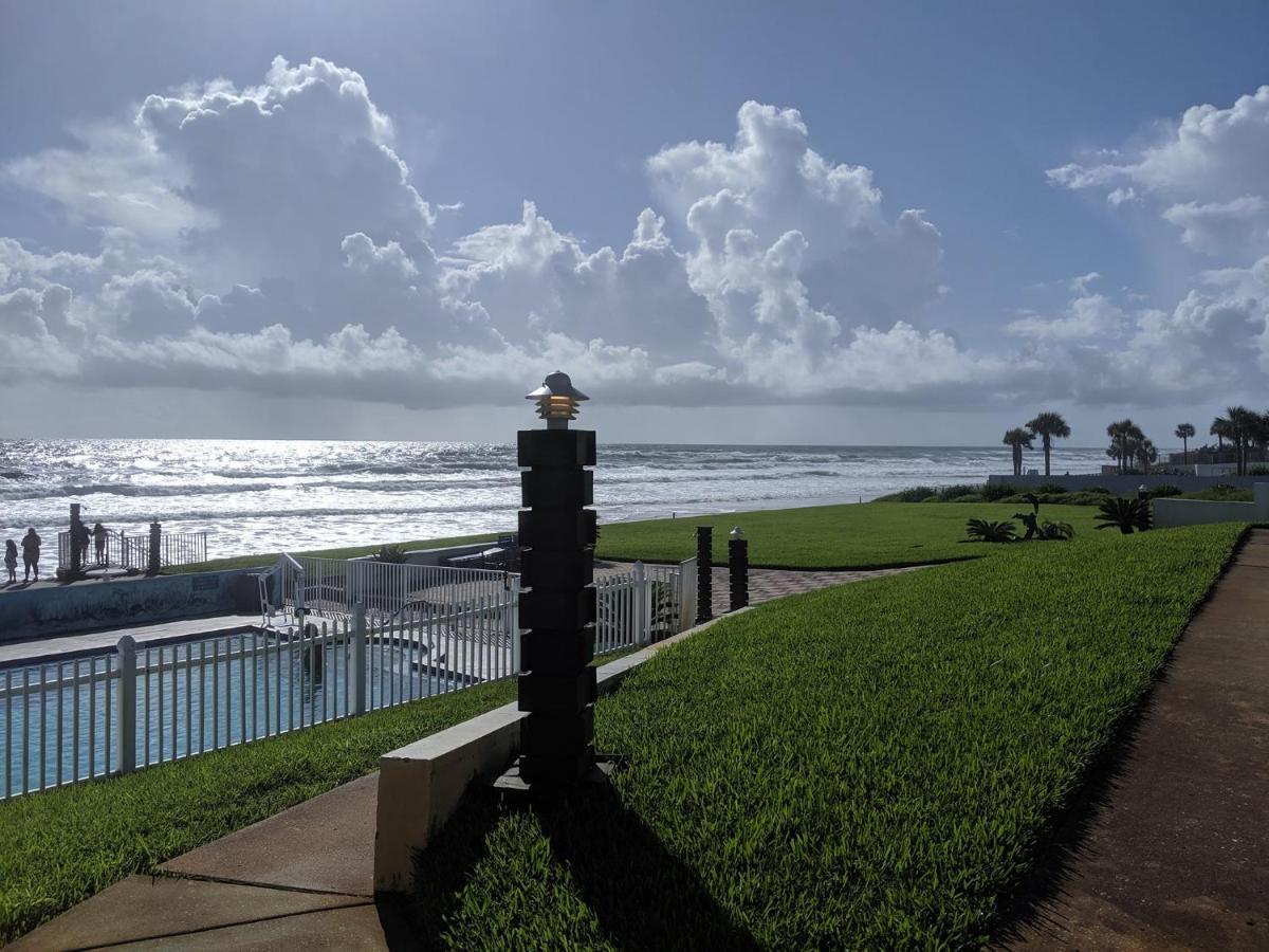 Shoreline & - Beachfront