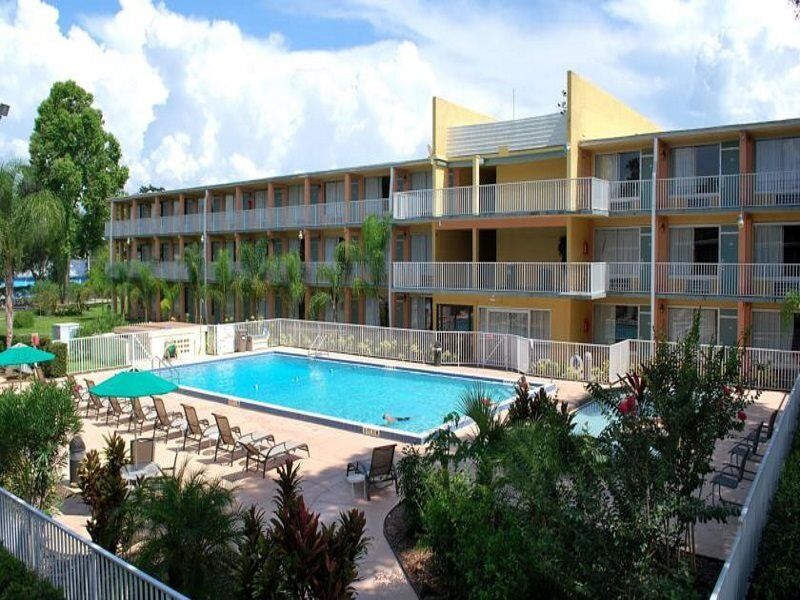 Howard Johnson By Wyndham Tropical Palms Kissimmee
