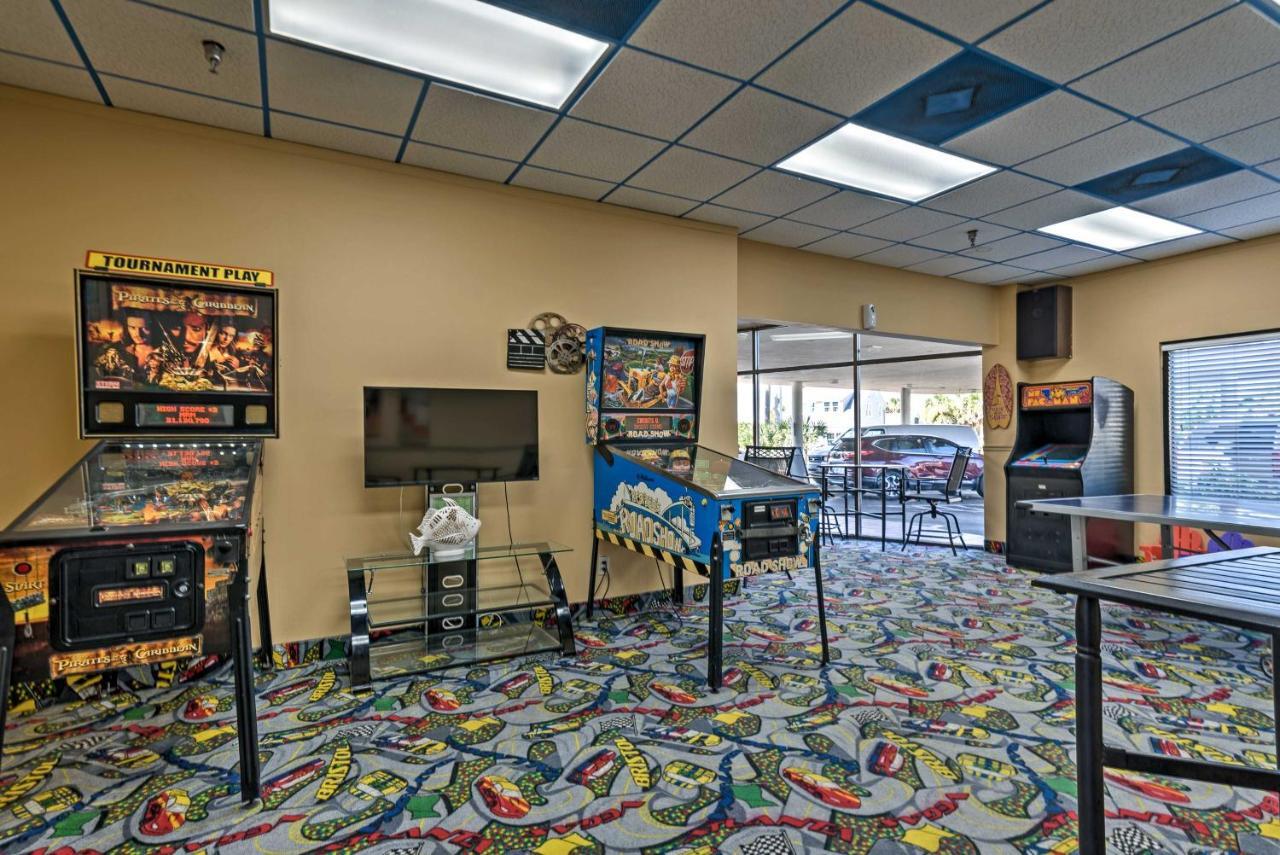 Oceanfront Resort-style Getaway - Walk To Beach! Daytona Beach