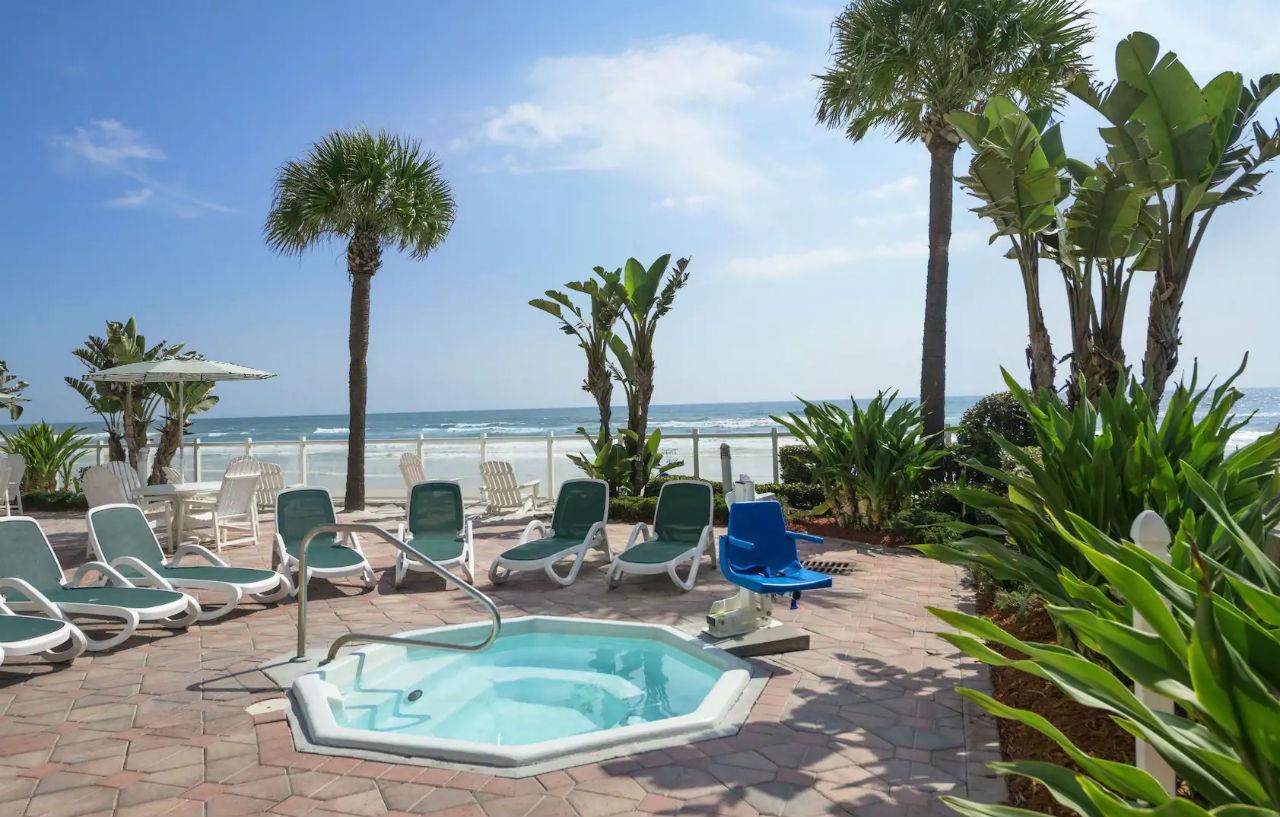 Days By Wyndham Daytona Oceanfront Hotel Daytona Beach