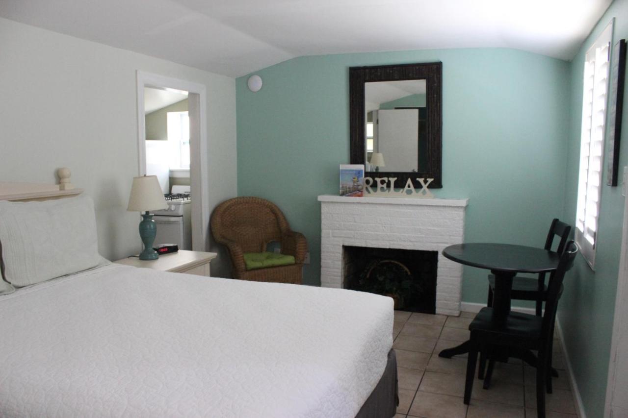 Shoreline & - Beachfront 2*
