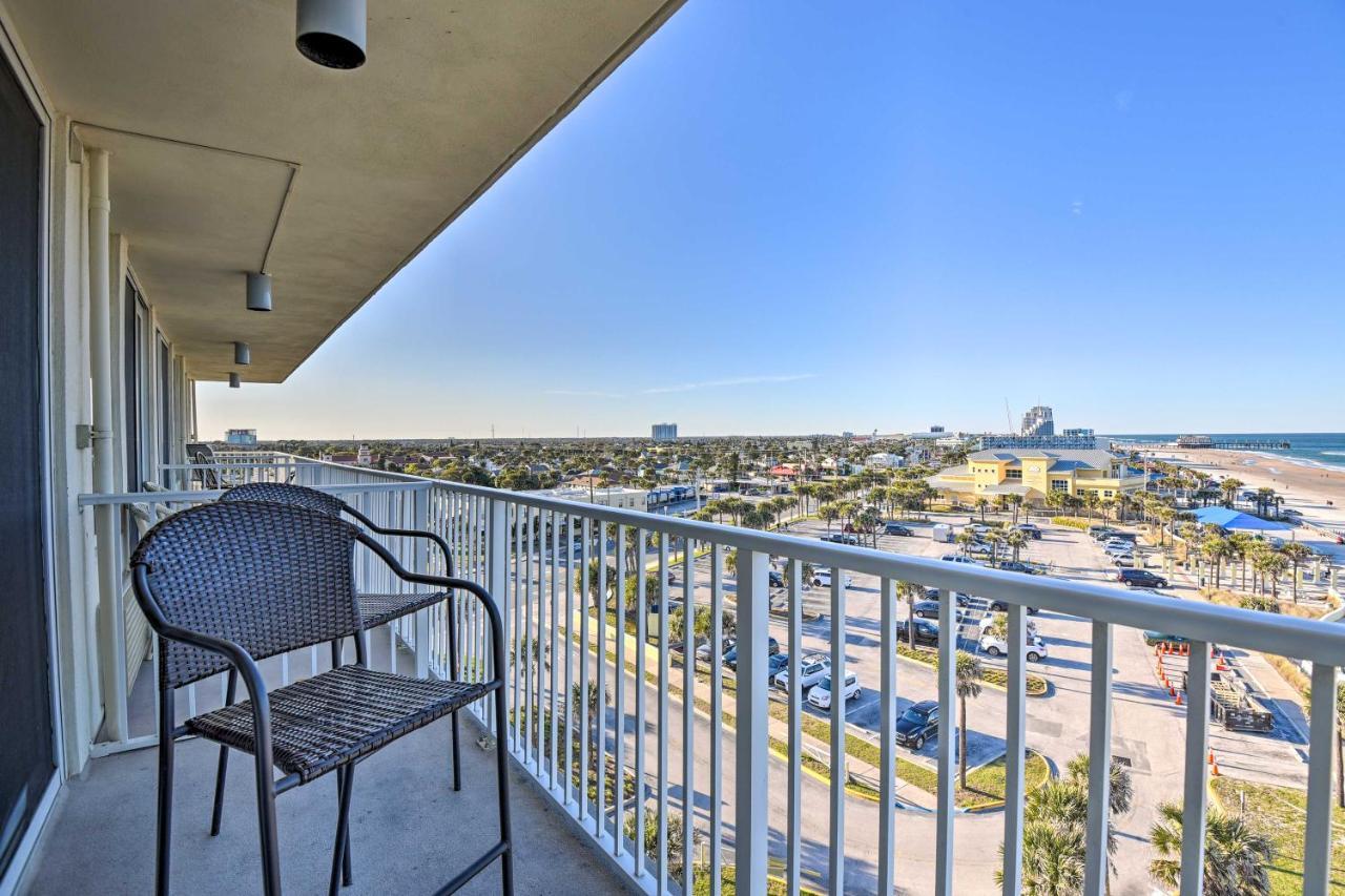 Oceanfront Resort-style Getaway - Walk To Beach! Daytona Beach