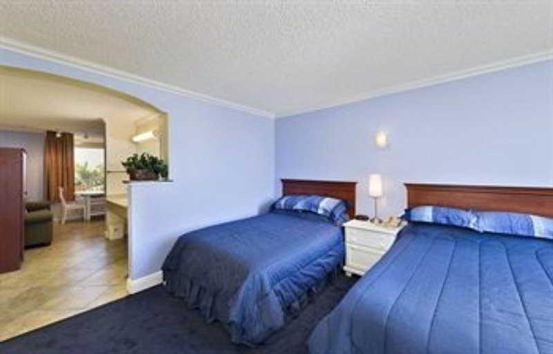 Pelican Pointe Clearwater Motel