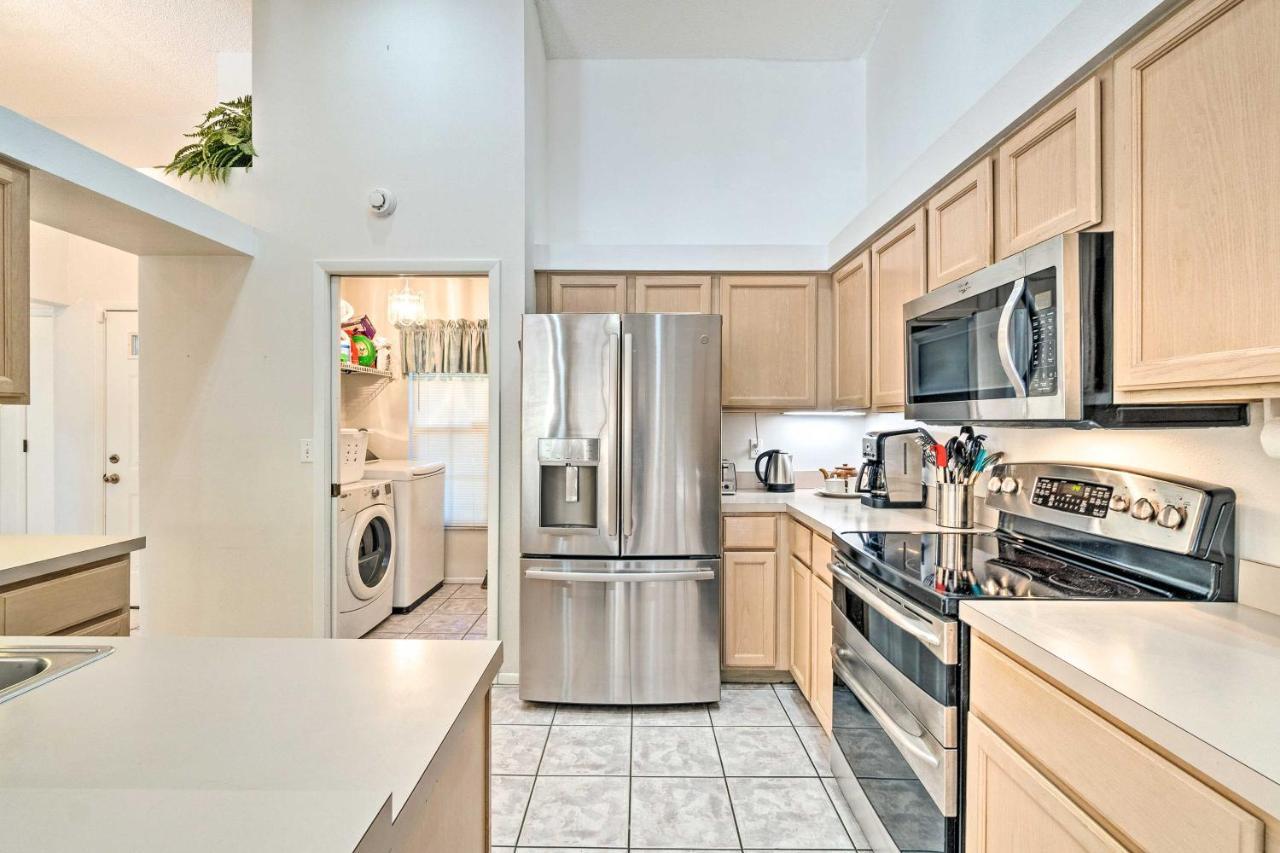 Retreat With Backyard Oasis Near Beach! Bradenton
