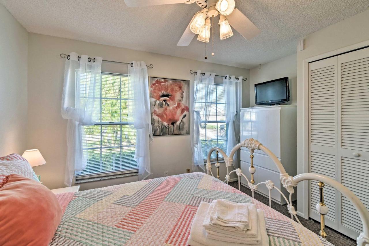 Holiday home Retreat With Backyard Oasis Near Beach!