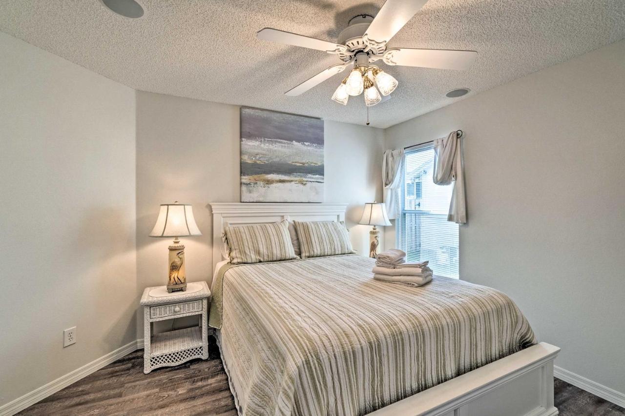 Retreat With Backyard Oasis Near Beach! Holiday home Bradenton