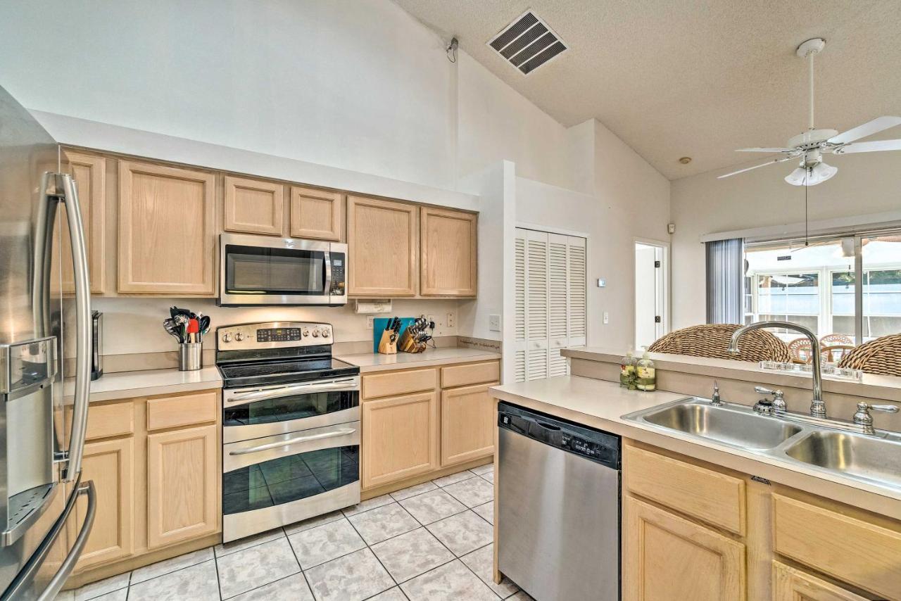 Holiday home Retreat With Backyard Oasis Near Beach! Bradenton