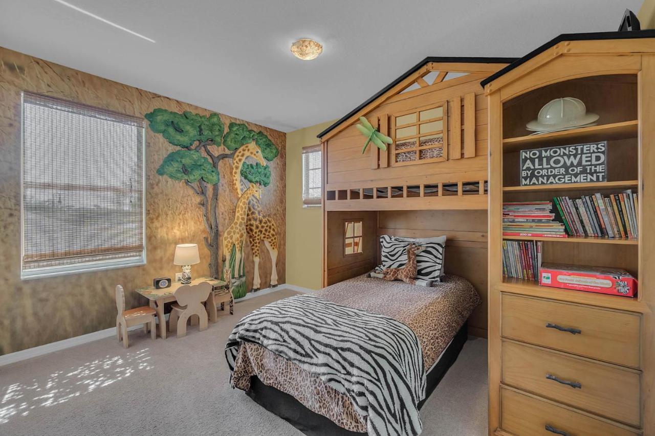 Gorgeous Custom 6bd Hm Loaded With Amenities Themed Rooms, Private Pool *