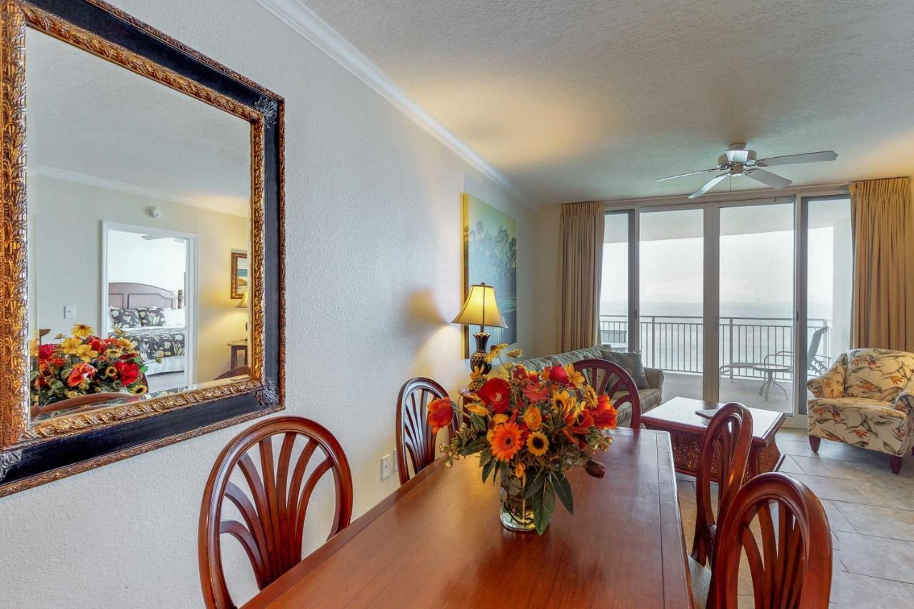 Emerald Apartment