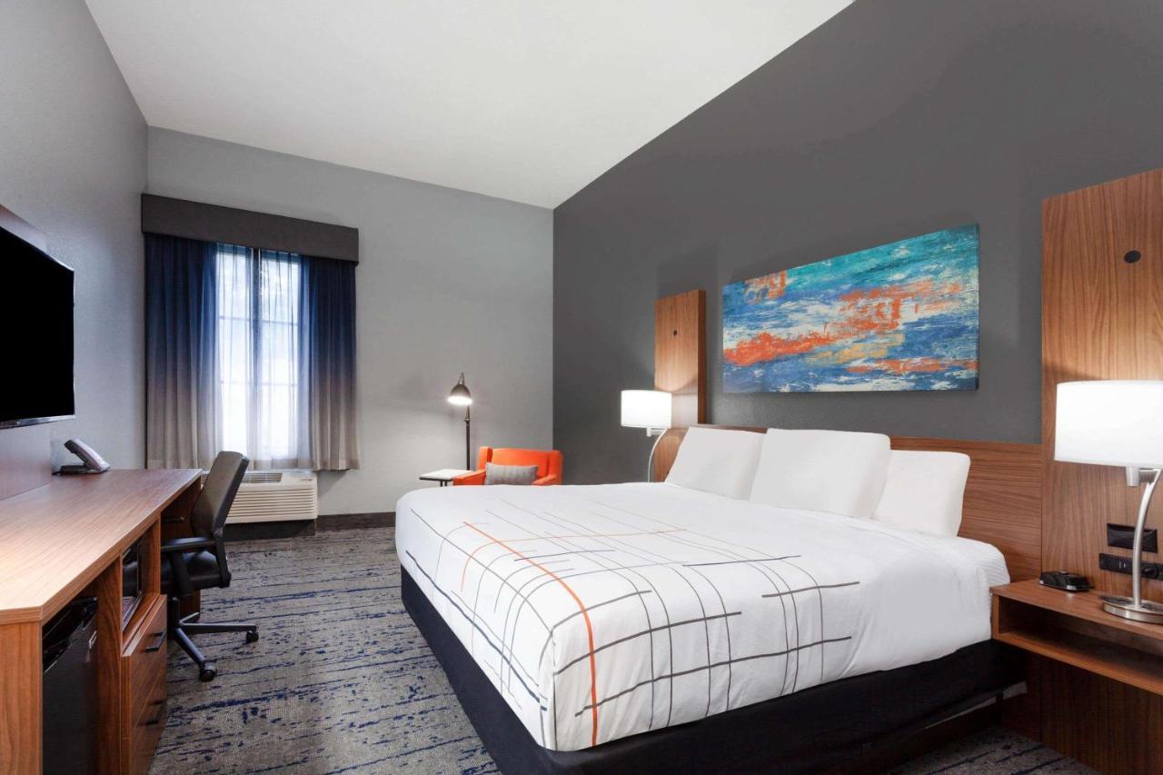Hotel La Quinta By Wyndham Northeast *newly Renovated