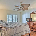 Sunny Seminole Home With Pool, 4 Miles To Beach!