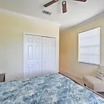 Cape Coral Escape With Screened Pool, Near Beaches!