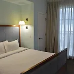 Harborside Suites At Little Harbor