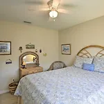 Quiet Home With Backyard And Grill In Cape Coral!