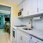 Colony Inn