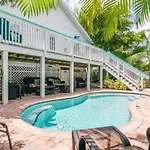 Sail Away Cottage