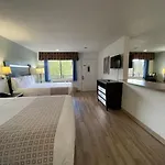 Tricove Inn & Suites