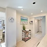Resort Condo With Balcony And Stunning Ocean Views!