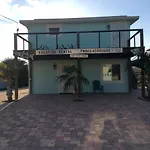 Fort Myers Beach House-On A Canal