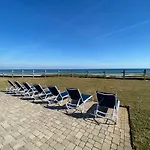 Coral Sands Inn