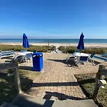 Coral Sands Inn