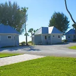 Shalimar Cottages And Motel