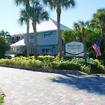 Shalimar Cottages And Motel