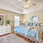 Sunny Courtyard Villa With Patio Golf And Dine!