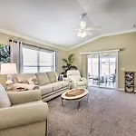 Sunny Courtyard Villa With Patio Golf And Dine!