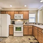 Sunny Courtyard Villa With Patio Golf And Dine!