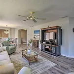 Courtyard Villa With Lanai And Community Amenities!