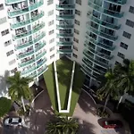 Hollywood Beach Apartment