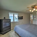 Charming Home With Patio, 7 Mi To Sunset Beach!